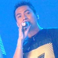 Album ke-5, Naff Tetap Low Profile