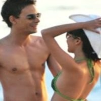 Bikini Bunga Citra Lestari Bervirus