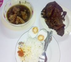 Santap Rawon Setan Tengah Malam