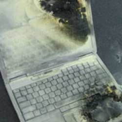 Lagi, Laptop Meledak dan Terbakar