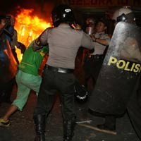 Pengamanan Sepakbola Diminta Libatkan TNI