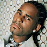 R.Kelly Pacari eks Finalis Idol