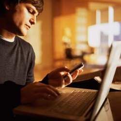 Ponsel Berkamera Disulap Jadi Mouse Komputer