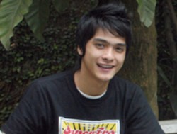 Ricky Harun Akrab dengan Obat Kuat