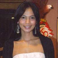 Kinaryosih Teraniaya di Claudia/Jasmine