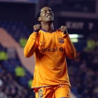 Ibra dan Mancio Inginkan Ronaldinho
