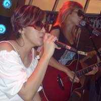 Ngintip Maia-MeyChan Sebelum Pentas (1)