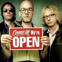 R.E.M Syuting Video Klip di Sex Shop