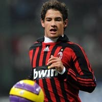 Seedorf: Lindungi Pato 