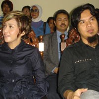 Dhani-Maia Belum Sepakat Soal Nasib Mulan