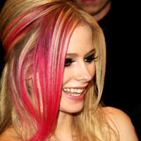 Avril Lavigne Si Ratu Glam Rock