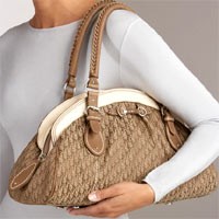 Trend Alert: Neutral Bags