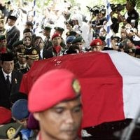 Trafik Seluler di Makam Soeharto Naik 50%