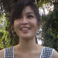 Sandra Dewi Penggemar Celana Pendek