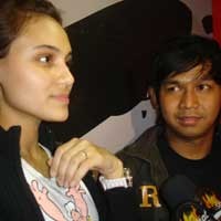 Lebih Pendek, Bedu Larang Pacar Ber-High Heels