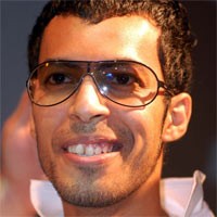 Alex Abbad Mencari Cinta