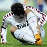 Gol Keempat dan Cedera Pertama Pato
