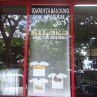 Siloka, Kaos Bandung Pisan Euy!