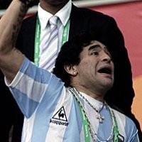 Maafnya Maradona Buat Boca, Bukan Inggris