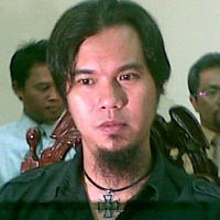 Ahmad Dhani Jamah Kota Kembang