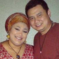 Hughes Senang Valentine Tanpa Suami