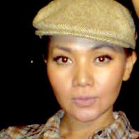 Nyontek Bjork, Dewi Gita Nggak Laku