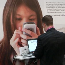 Alcatel-Lucent  Gandeng NEC Percepat Kelahiran 4G