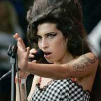 Piala Grammy Bukti Cinta Amy Winehouse