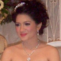 Serba Pink, Angel Karamoy Dikepung Warga