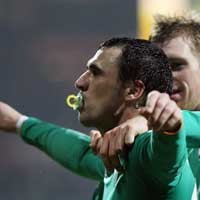 Villarreal Takluk, Bremen Pesta Gol