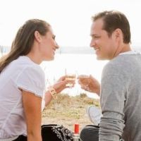 Pilih jadi Pacar atau Teman?