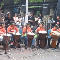 Menabuh Perkusi Bersama Jendela Ide