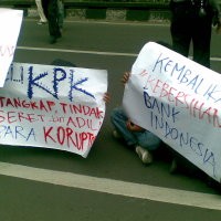 Puluhan Orang Satroni BI Bandung