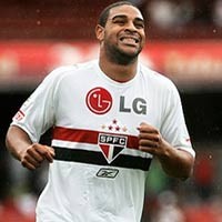 Hadirkan Zidane, Adriano Luput dari Hukuman