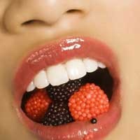 Makanan Bikin Gigi Berwarna?