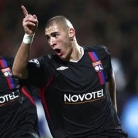 Saatnya Membeli Benzema, Fergie?