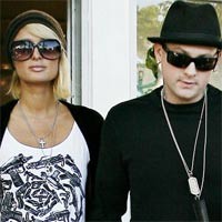 Paris Hilton-Benji Madden Tukar Cincin?