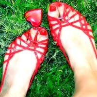 Wow! Perempuan Relakan Rp 500 Juta Demi Sepatu