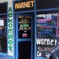 Koneksi Internasional Tumbang, Warnet Menggelepar