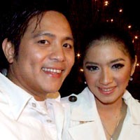 Angel Karamoy Kualahan Menyusui Anak