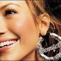 Sepasang Gelang Ungkap Nama Bayi J-lo