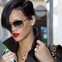 Rahasia Tubuh Indah Rihanna