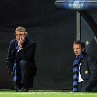 Duo Inter Tak Yakin Mancini Serius