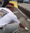 PKS Menambal Jalan Berlubang