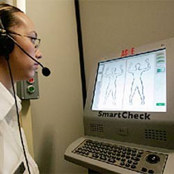 Pangkas Antrean di Bandara, Laptop Disarungi Tas Khusus