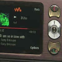 W890i, Ponsel Musik Penampung 1800 Lagu