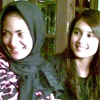 Cinta Laura Kado Ultah ke-33 Krisdayanti