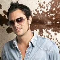 Bintang Jackass Senasib Ariel