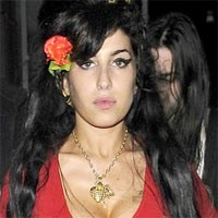 Amy Winehouse Bugil Demi Kanker