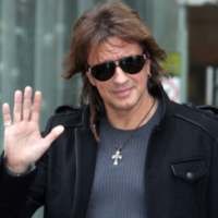 Gitaris Bon Jovi Ditahan Polisi